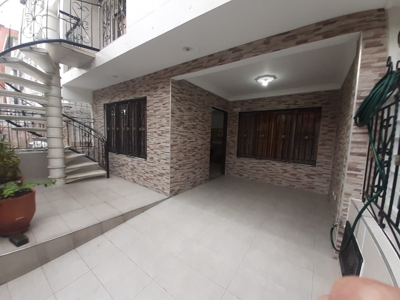 Casa en venta Valle Del Cauca Cali Ciudad Capri 194 m2 Habitaciones 5 Baños 4 Garajes 1 Precio $540000000