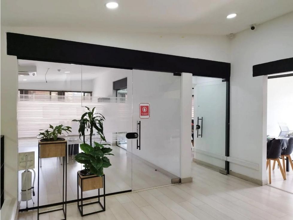 Edificio en arriendo o venta Antioquia Medellín Medellín 520 m2 Habitaciones 20 Baños 6 Garajes 0 Precio venta $4300000000 Precio arriendo $28000000