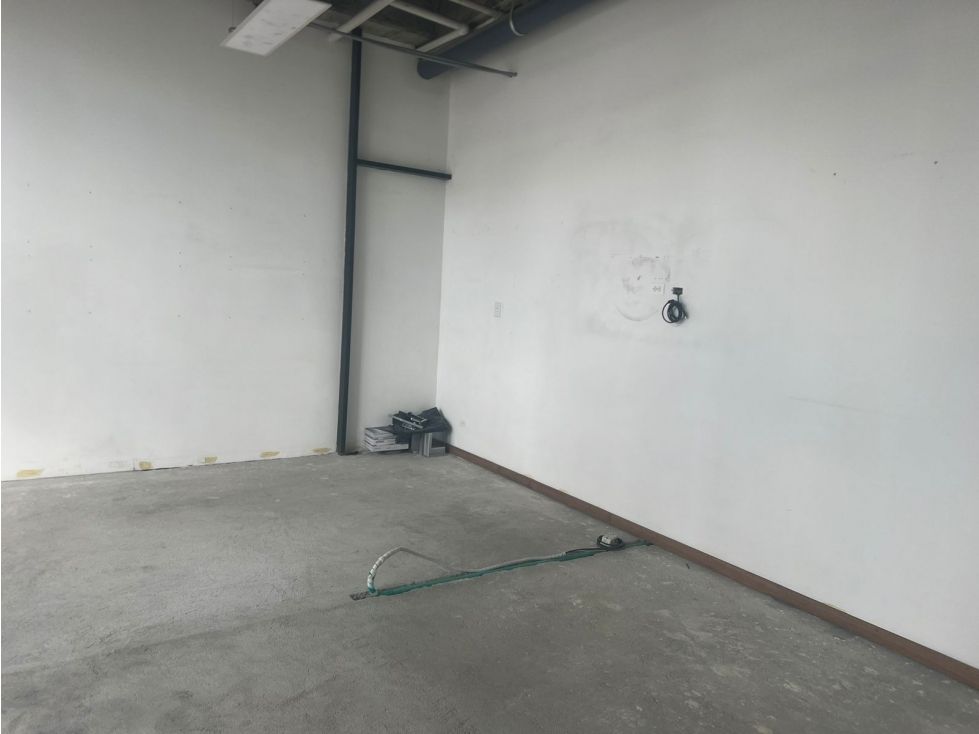 Local en arriendo Caldas Manizales Saenz 28 m2 Habitaciones 0 Baños 0 Garajes 0 Precio $3000000