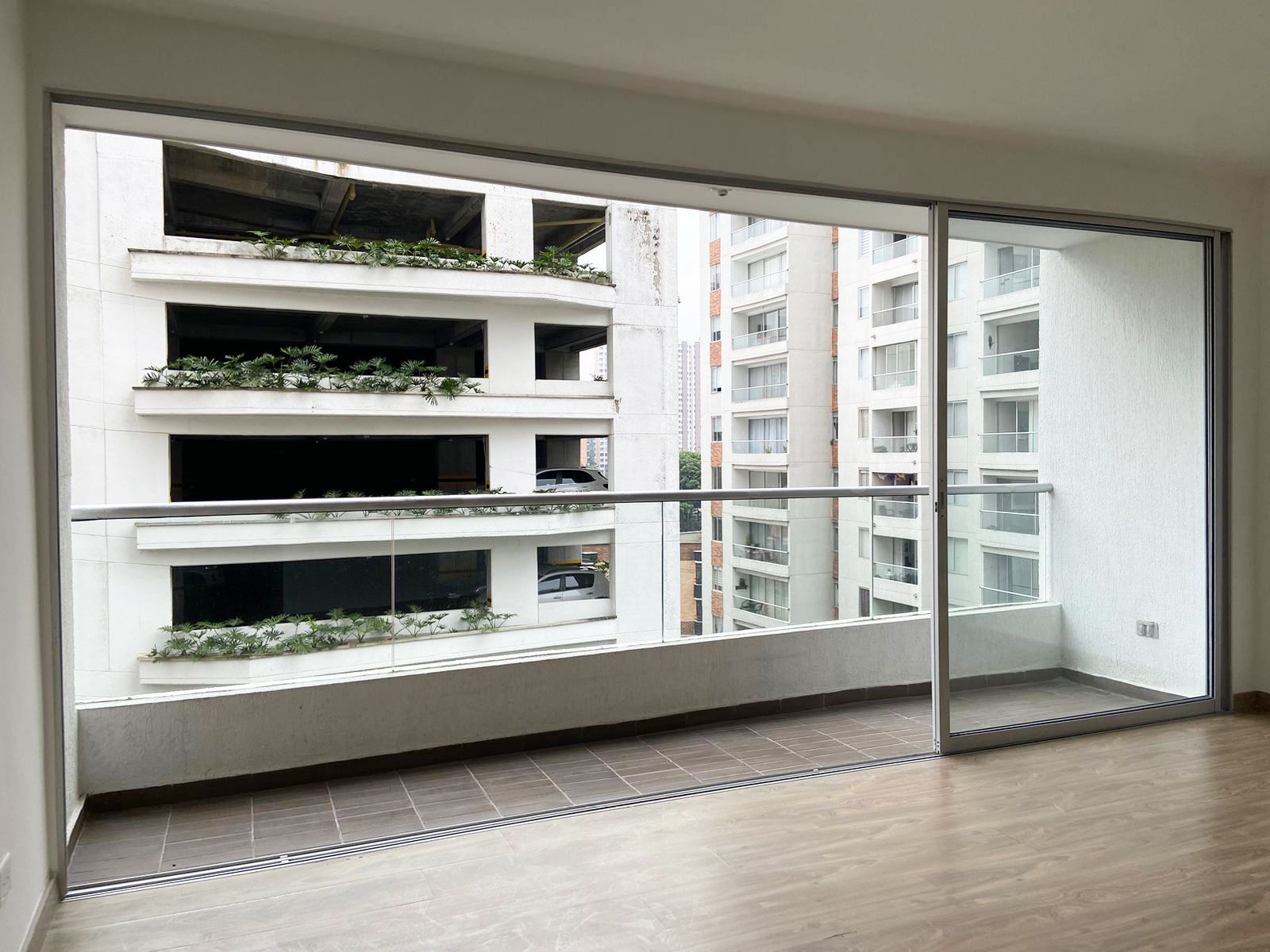 Apartamento en arriendo Antioquia Sabaneta Aldea Verde 79 m2 Habitaciones 3 Baños 2 Garajes 2 Precio $2550000