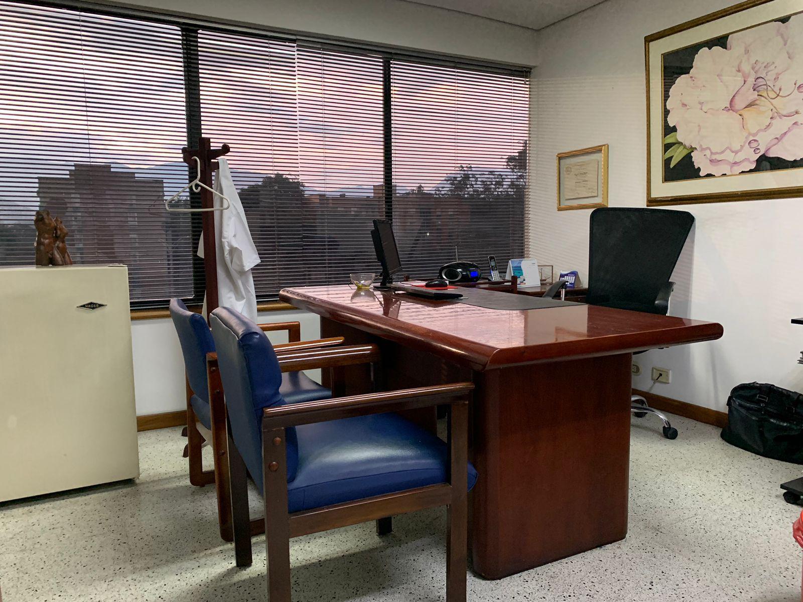 Consultorio en arriendo Antioquia Medellín Patio Bonito 33 m2 Habitaciones 0 Baños 1 Garajes 1 Precio $3500000