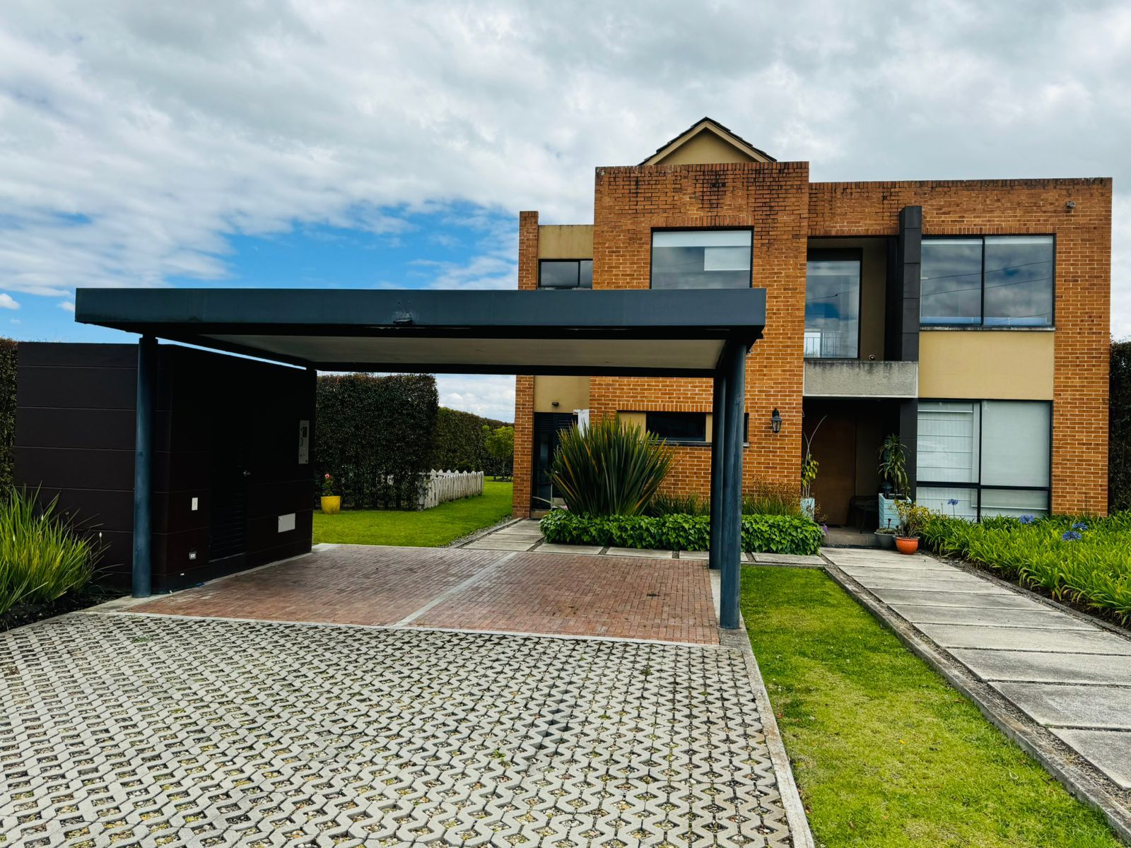 Casa en arriendo Cundinamarca Guasca Guasca 270 m2 Habitaciones 3 Baños 4 Garajes 4 Precio $8500000