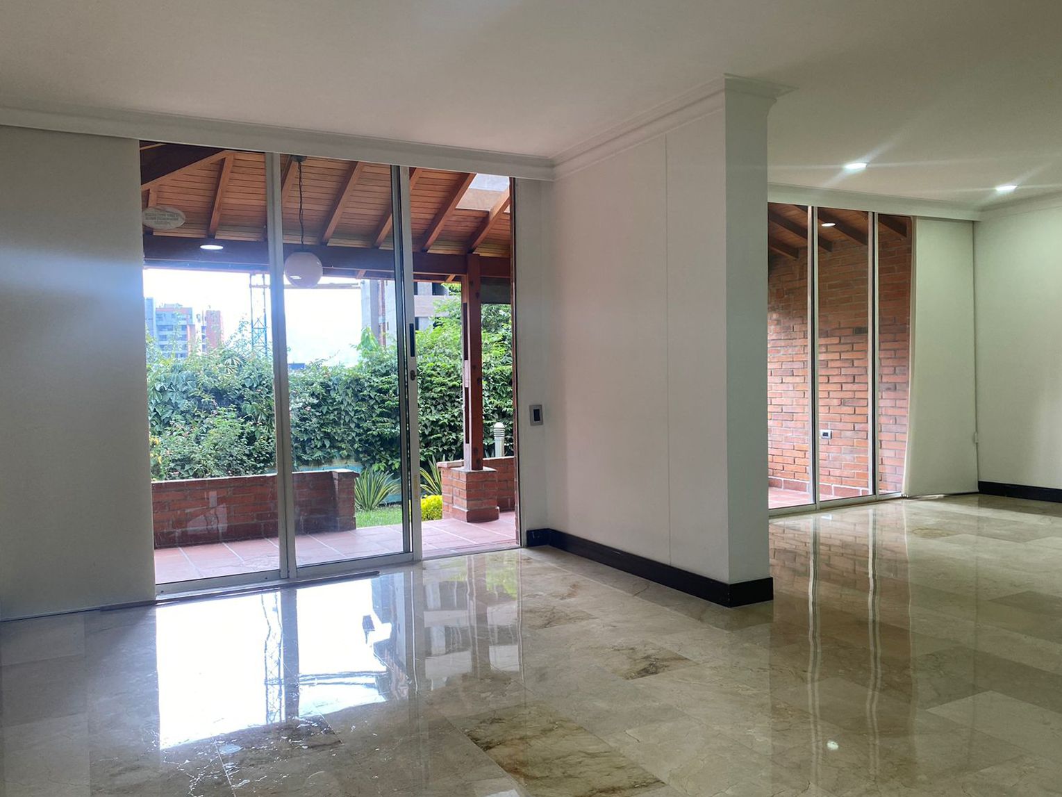 Casa en arriendo Antioquia Envigado El Chocho 230 m2 Habitaciones 3 Baños 4 Garajes 2 Precio $8650000