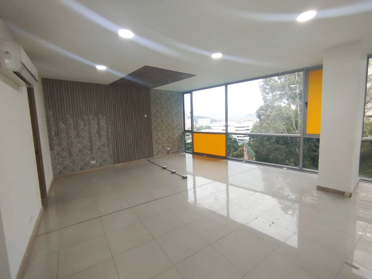 Oficina en arriendo o venta Antioquia Medellín La Linde 45 m2 Habitaciones 0 Baños 1 Garajes 1 Precio venta $390000000 Precio arriendo $3200000