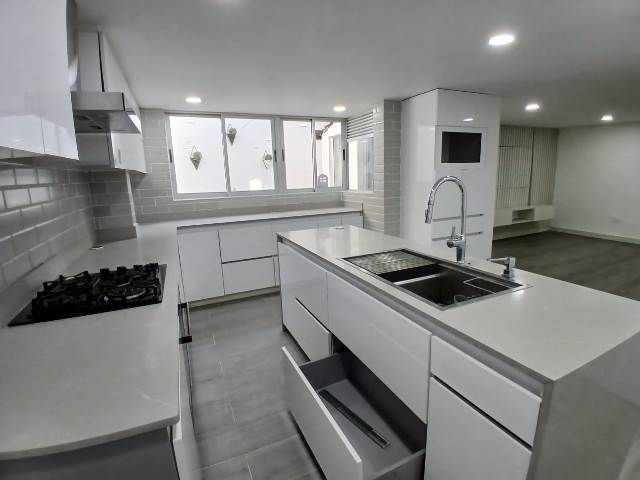 Casa en arriendo Antioquia Envigado Vereda El Peñasco 284 m2 Habitaciones 4 Baños 4 Garajes 2 Precio $8800000