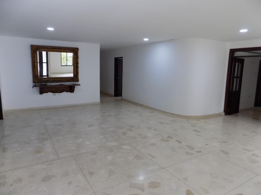 Casa en venta Atlántico Barranquilla El Tabor 250 m2 Habitaciones 4 Baños 5 Garajes 4 Precio $1200000000