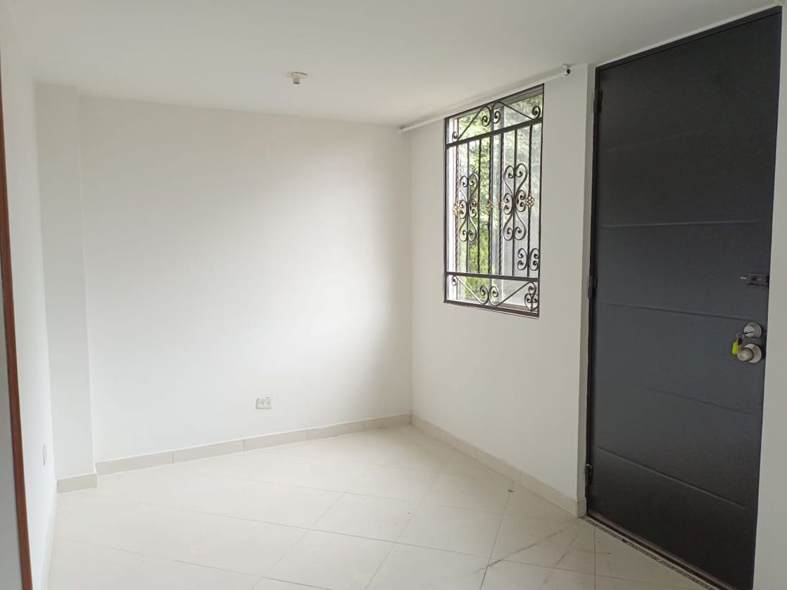 Casa en arriendo Antioquia Medellín Loma De Los Bernal 80 m2 Habitaciones 3 Baños 3 Garajes 0 Precio $2950000