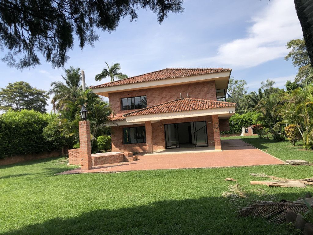 Casa en venta Valle Del Cauca Jamundí Cn Solares De La Morada Et I 300 m2 Habitaciones 3 Baños 3 Garajes 4 Precio $770000000