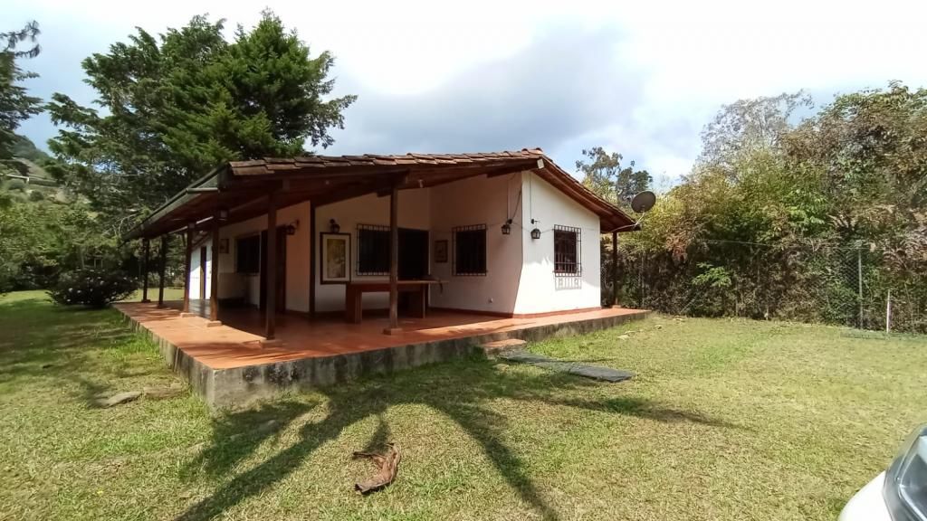 Finca en arriendo Antioquia Rionegro Rionegro 100 m2 Habitaciones 3 Baños 2 Garajes 0 Precio $4000000