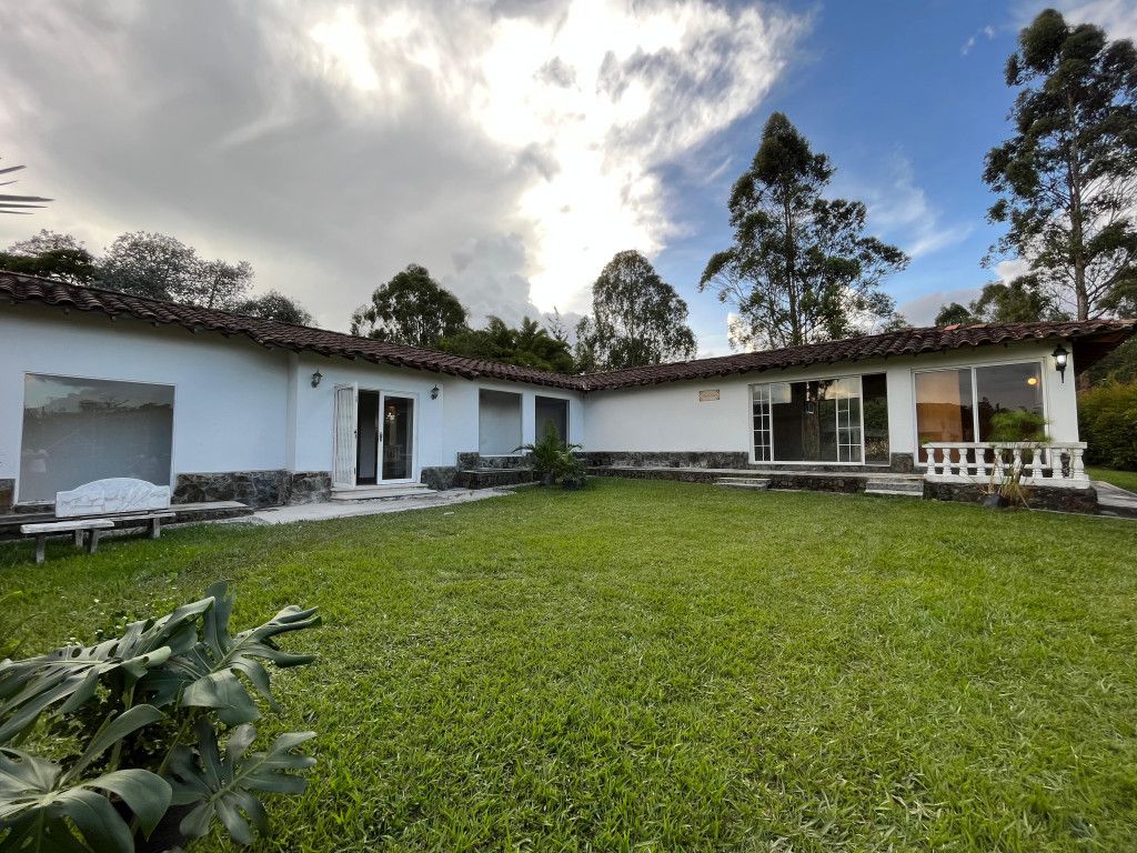 Casa Campestre en arriendo Antioquia Rionegro Santa Ana 300 m2 Habitaciones 3 Baños 2 Garajes 1 Precio $6500000