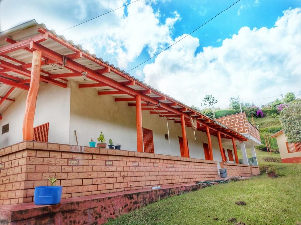 Finca en arriendo Antioquia Guarne Guarne 120 m2 Habitaciones 3 Baños 2 Garajes 1 Precio $6500000