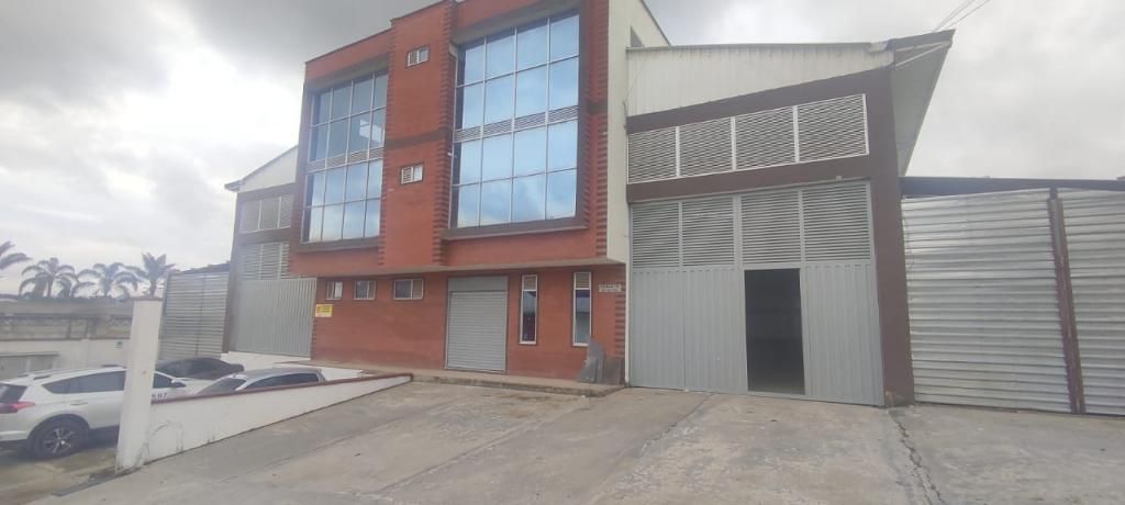 Bodega en arriendo Antioquia El Carmen De Viboral El Centro 1700 m2 Habitaciones 0 Baños 3 Garajes 1 Precio $23000000