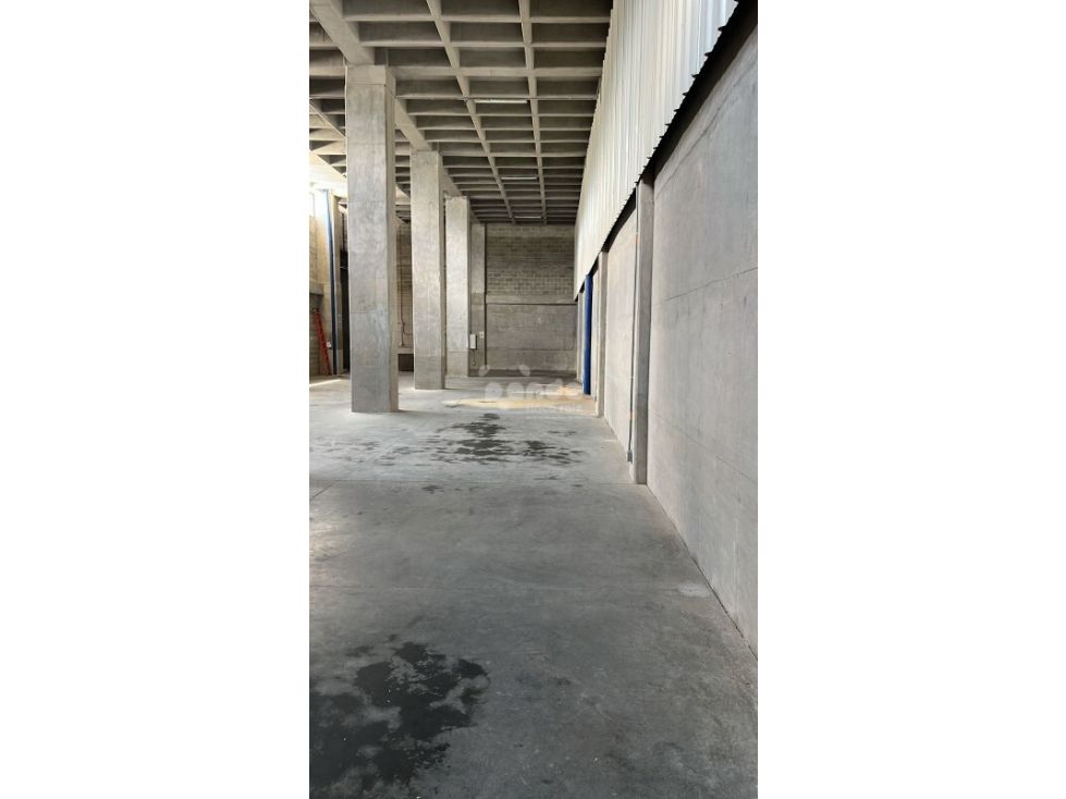 Bodega en arriendo Antioquia Caldas Caldas 400 m2 Habitaciones 0 Baños 4 Garajes 0 Precio $15000000