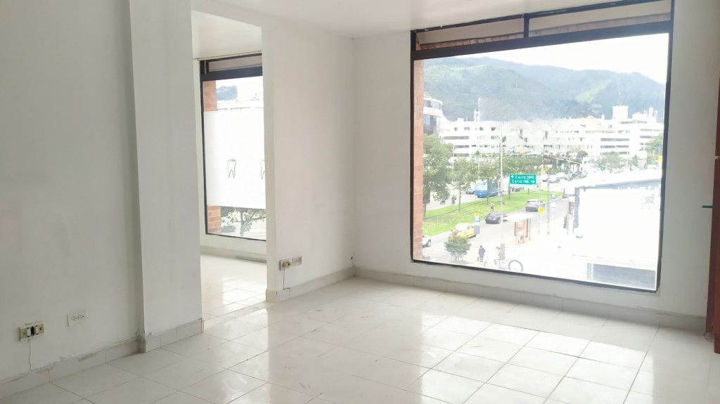 Oficina en arriendo Cundinamarca Bogotá Santa Barbara Central 46 m2 Habitaciones 0 Baños 1 Garajes 2 Precio $2500000