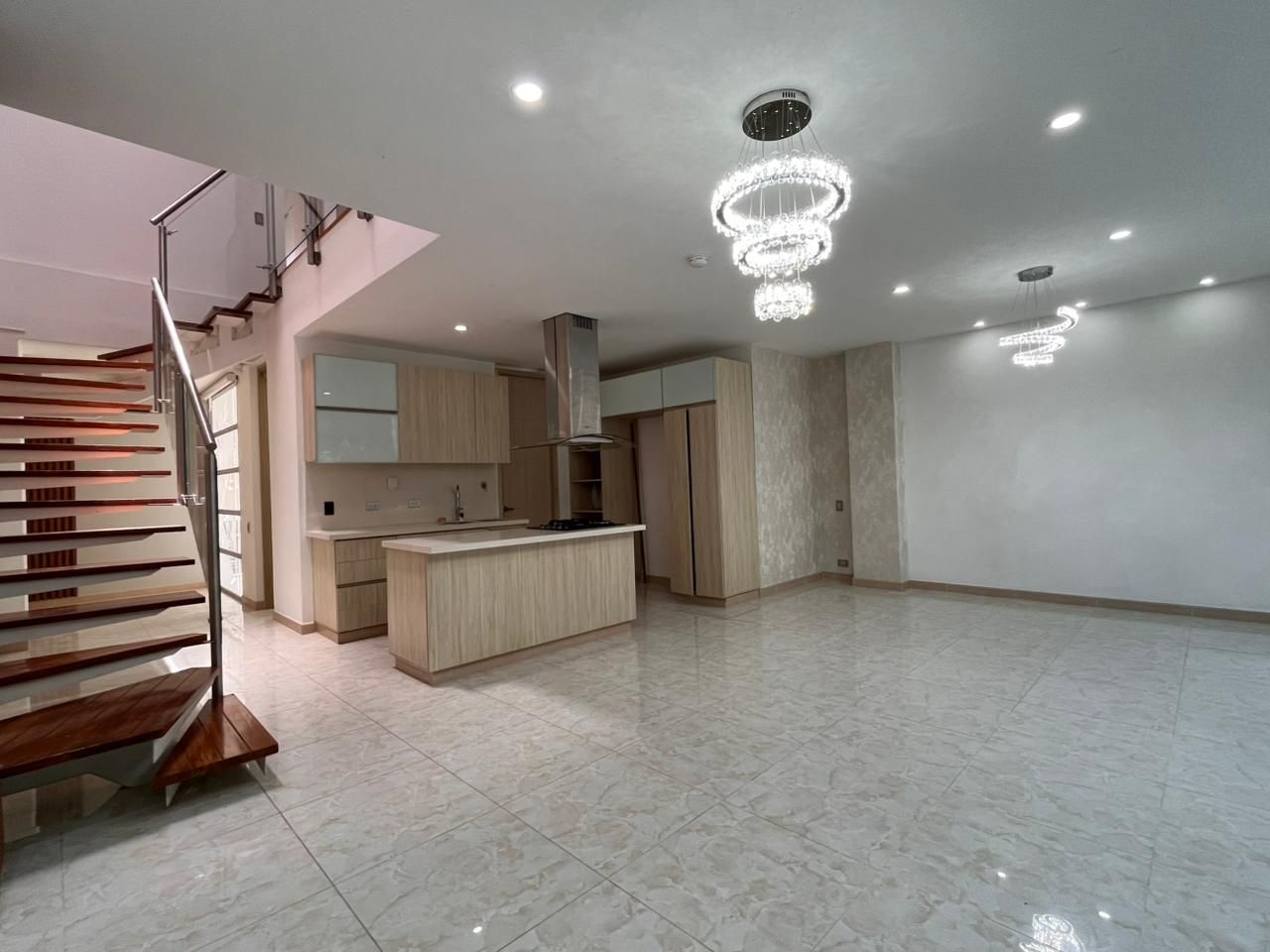 Casa en arriendo Antioquia Envigado Las Palmas 260 m2 Habitaciones 3 Baños 4 Garajes 5 Precio $12300000
