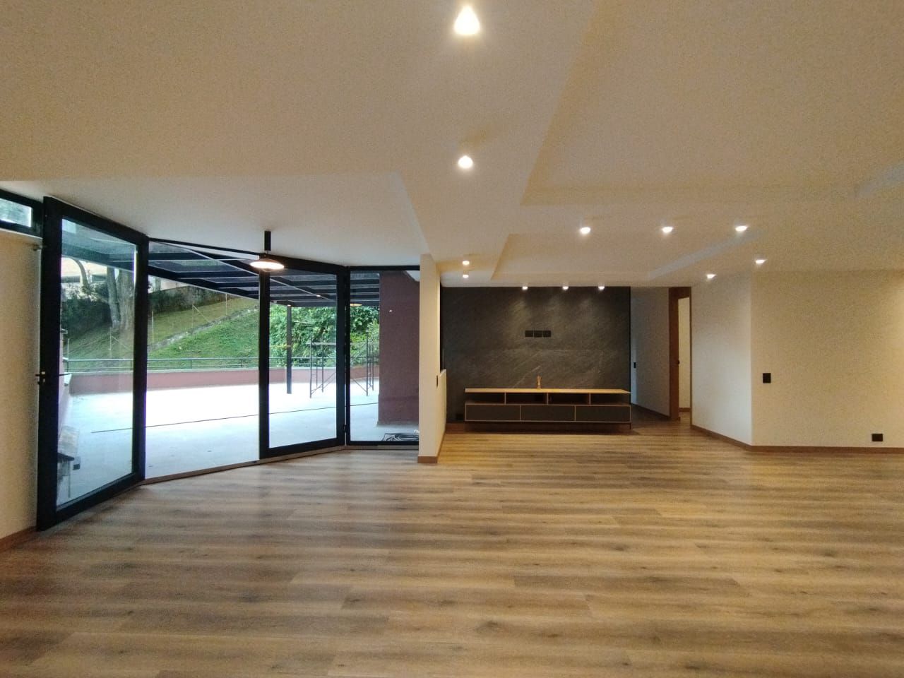 Apartamento en venta Antioquia Medellín Altos Del Poblado 301 m2 Habitaciones 3 Baños 4 Garajes 2 Precio $1700000000