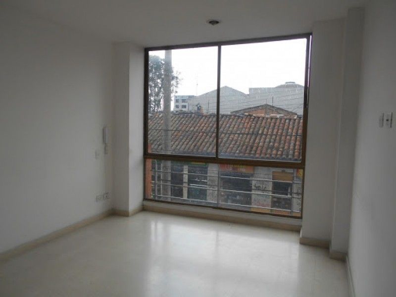 Oficina en arriendo Cundinamarca Bogotá Centro Fontibon 24 m2 Habitaciones 0 Baños 1 Garajes 0 Precio $910900
