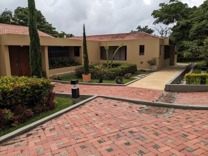 Casa en venta Cundinamarca Silvania Silvania 390 m2 Habitaciones 4 Baños 4 Garajes 5 Precio $1720000000