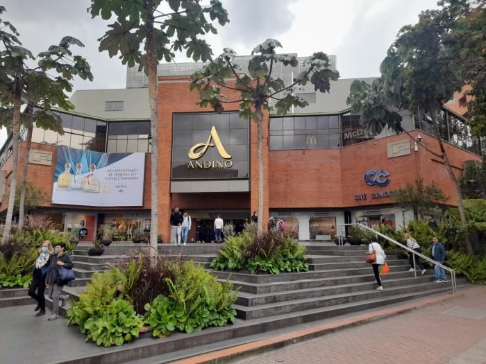 Local en venta Cundinamarca Bogotá El Retiro 174 m2 Habitaciones 0 Baños 2 Garajes 0 Precio $12420000000