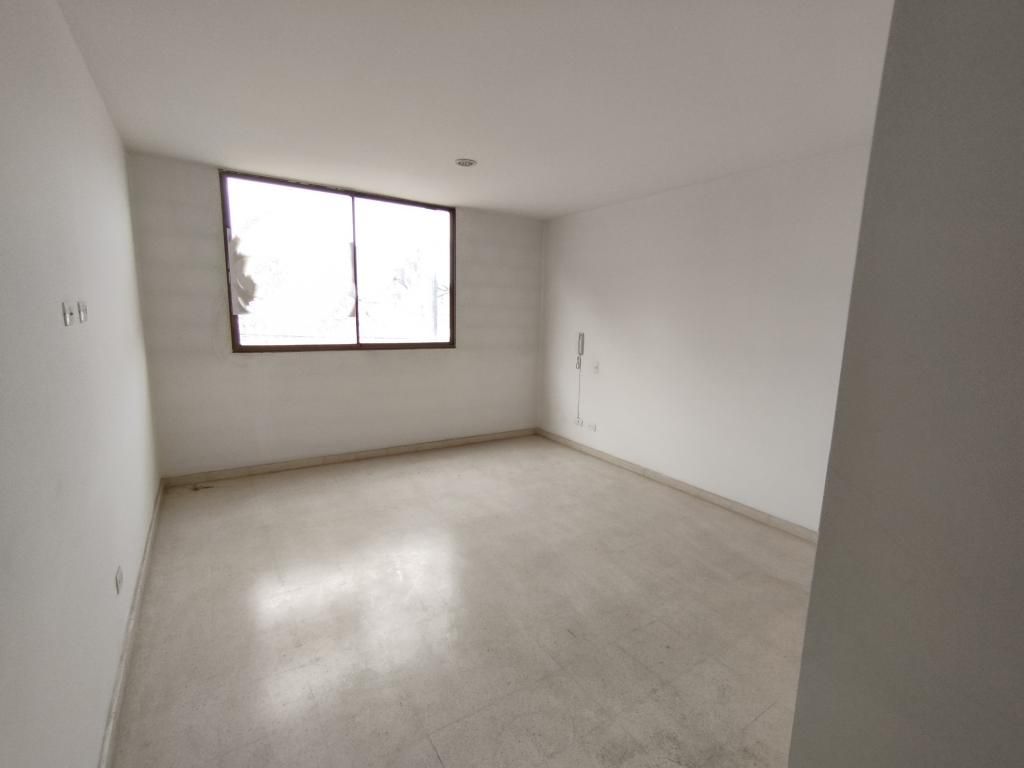 Oficina en arriendo Cundinamarca Bogotá Centro Fontibon 24 m2 Habitaciones 0 Baños 1 Garajes 0 Precio $1070000