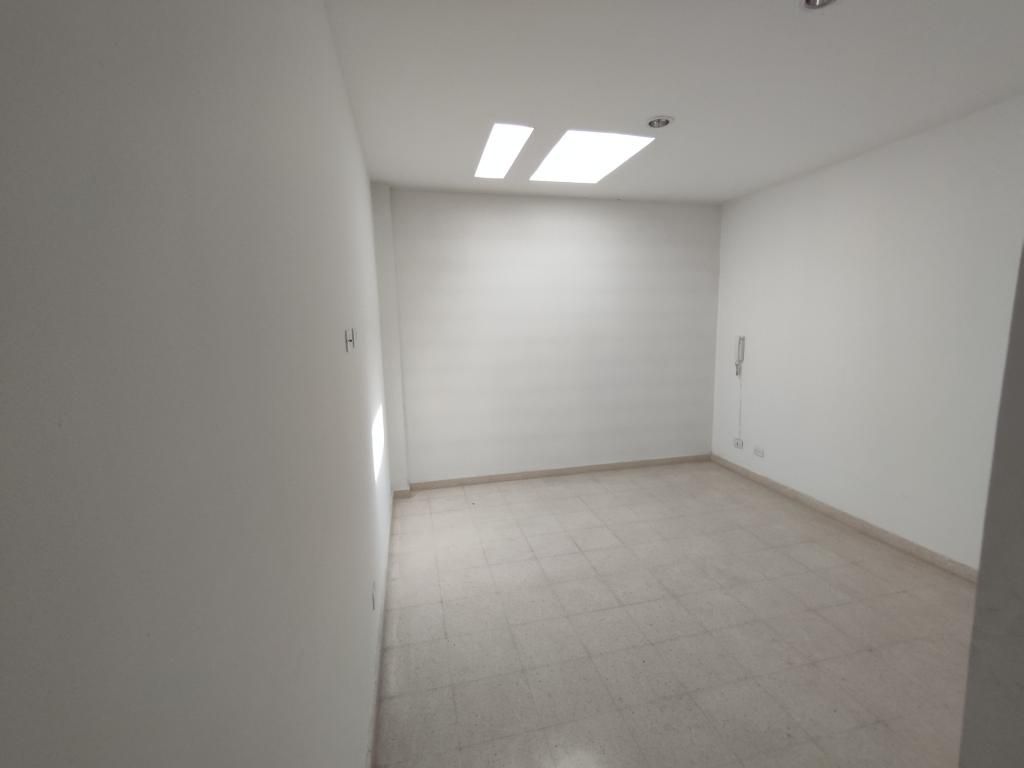 Bodega en arriendo Cundinamarca Bogotá Centro Fontibon 25 m2 Habitaciones 0 Baños 1 Garajes 0 Precio $820000