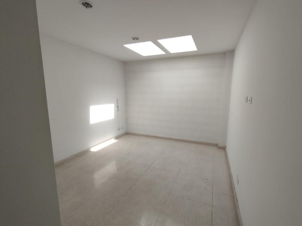 Oficina en arriendo Cundinamarca Bogotá Centro Fontibon 25 m2 Habitaciones 0 Baños 1 Garajes 0 Precio $820000