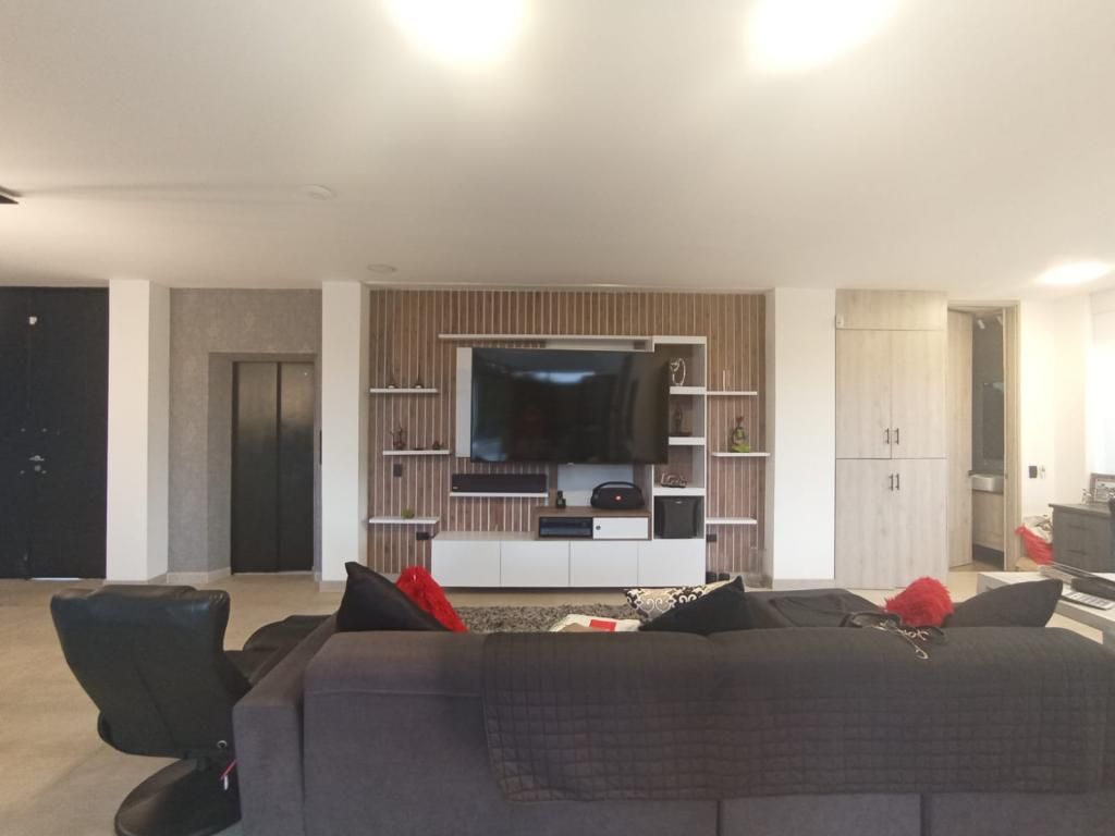 Casa en venta Antioquia Rionegro San Antonio 660 m2 Habitaciones 5 Baños 6 Garajes 1 Precio $5500000000