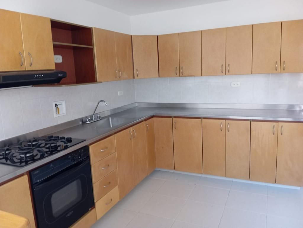 Casa en arriendo Antioquia Rionegro Rionegro 140 m2 Habitaciones 3 Baños 4 Garajes 1 Precio $3500000