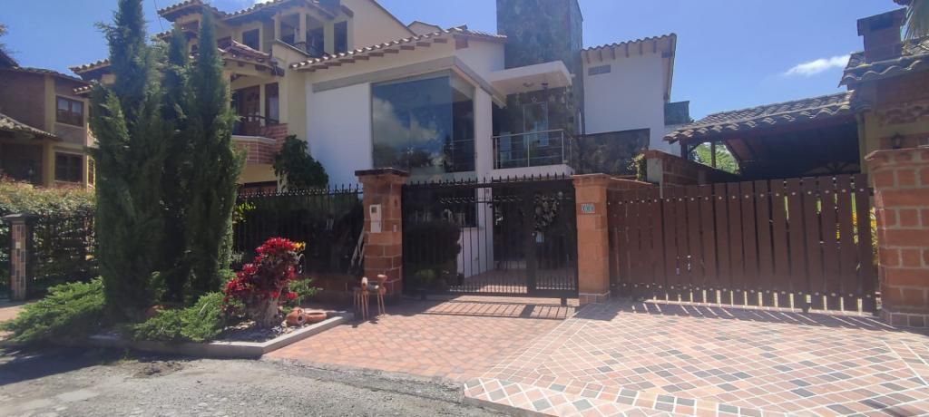 Casa en venta Antioquia Rionegro San Antonio 239 m2 Habitaciones 3 Baños 4 Garajes 1 Precio $1200000000