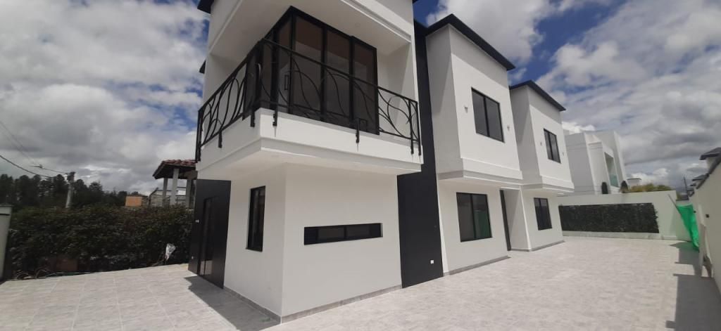 Casa en venta Antioquia Rionegro Santa Ana 220 m2 Habitaciones 4 Baños 4 Garajes 8 Precio $1280000000