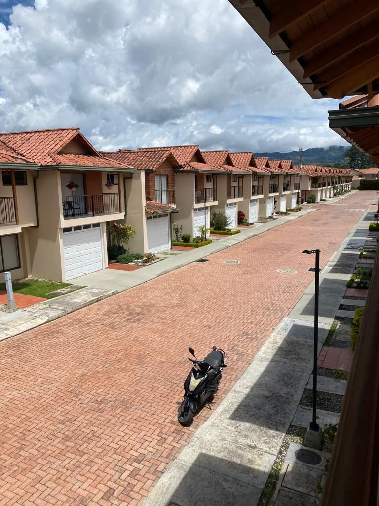 Casa en venta Antioquia La Ceja Centro 125 m2 Habitaciones 3 Baños 3 Garajes 1 Precio $560000000