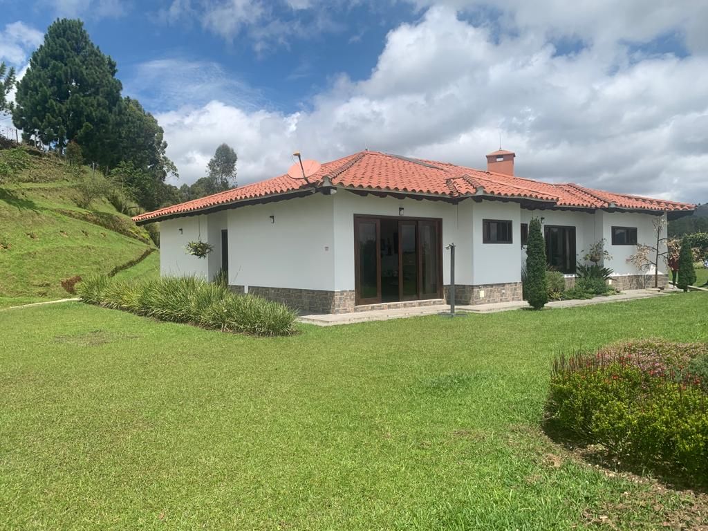 Casa en venta Antioquia Guarne Guarne 445 m2 Habitaciones 4 Baños 4 Garajes 0 Precio $3500000000