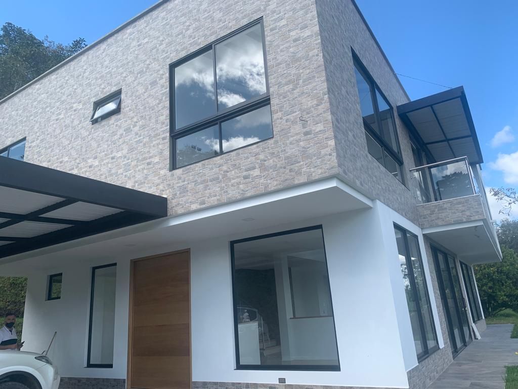 Casa en venta Antioquia Rionegro El Faro 380 m2 Habitaciones 4 Baños 5 Garajes 0 Precio $1800000000