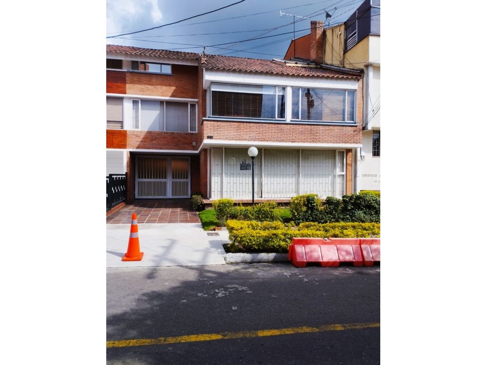 Casa en venta Cundinamarca Bogotá Cedro Salazar 263 m2 Habitaciones 4 Baños 4 Garajes 2 Precio $1104000000