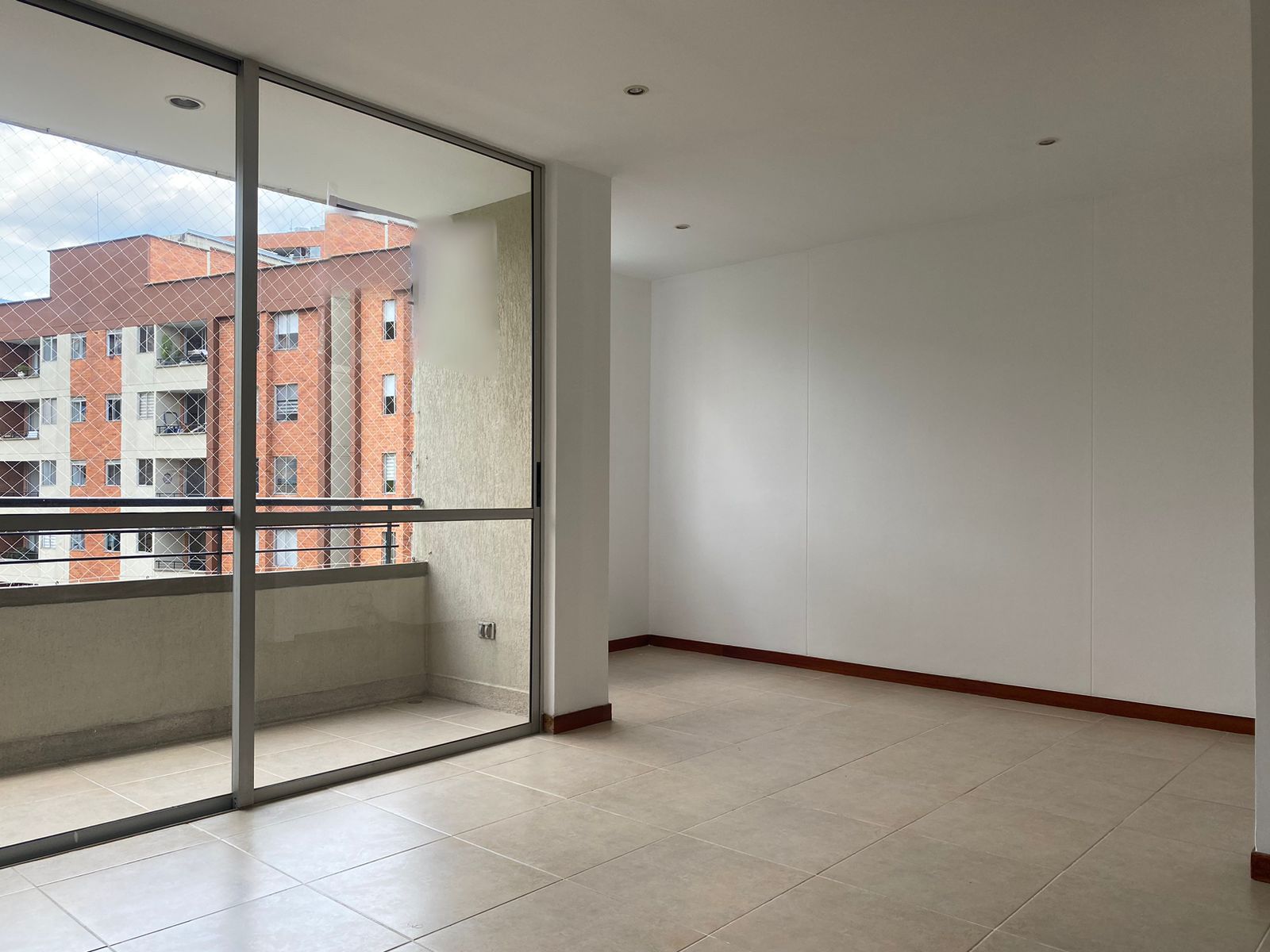 Apartamento en venta Antioquia Envigado Loma Del Atravesado 84 m2 Habitaciones 3 Baños 2 Garajes 2 Precio $650000000
