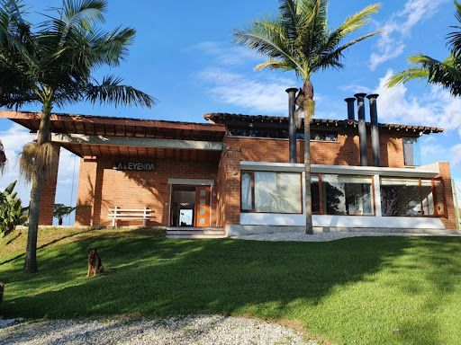 Finca en venta Antioquia La Ceja Centro 17900 m2 Habitaciones 4 Baños 5 Garajes 6 Precio $3980000000