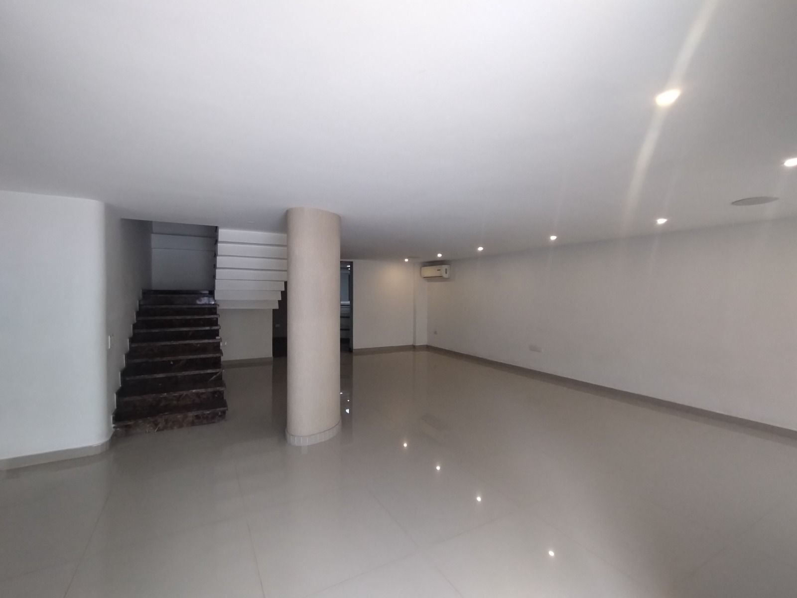 Casa en arriendo Atlántico Barranquilla El Golf 408 m2 Habitaciones 6 Baños 6 Garajes 0 Precio $18600000