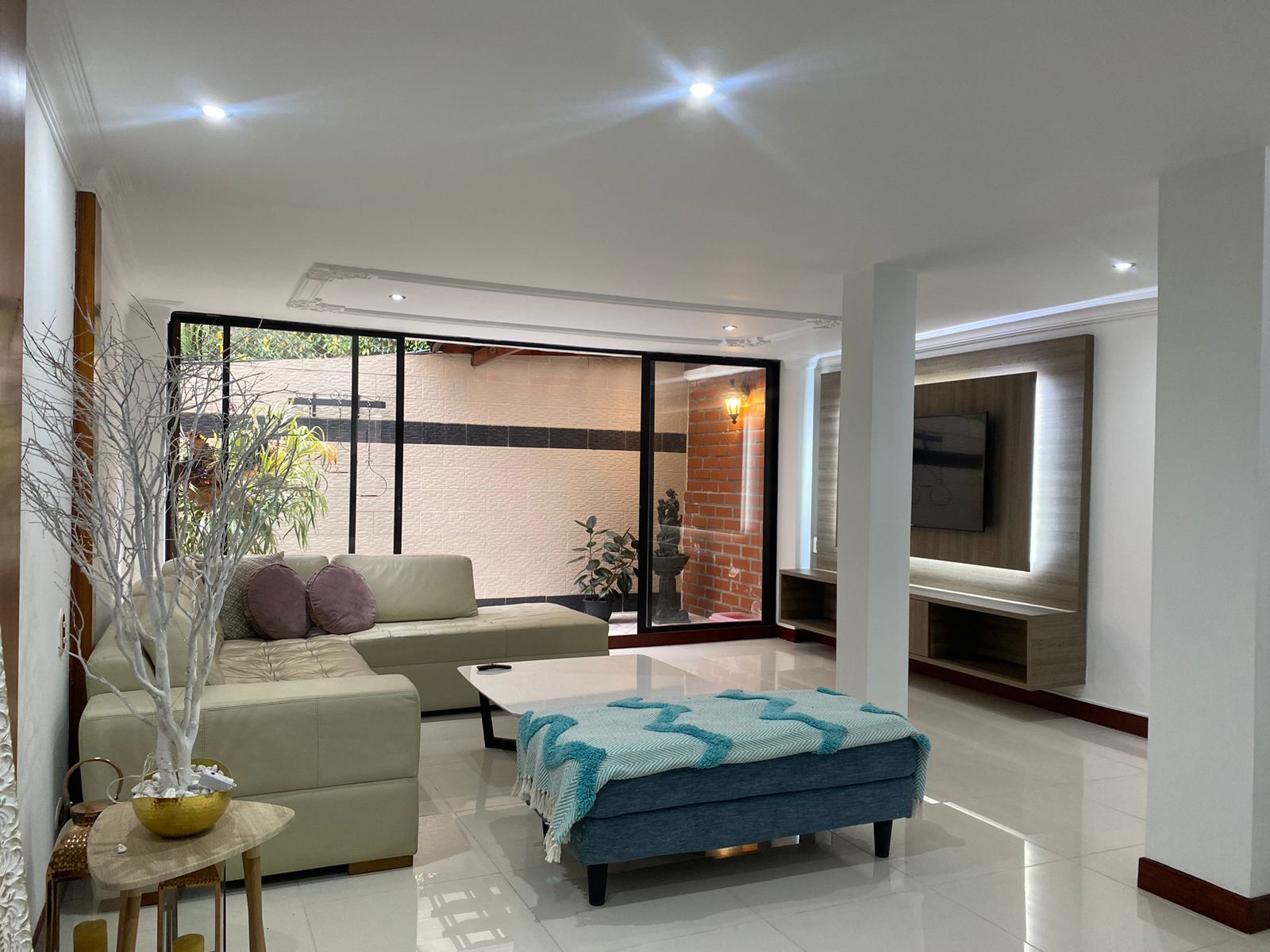 Casa en arriendo Antioquia Envigado Loma Del Atravesado 220 m2 Habitaciones 4 Baños 3 Garajes 2 Precio $7150000