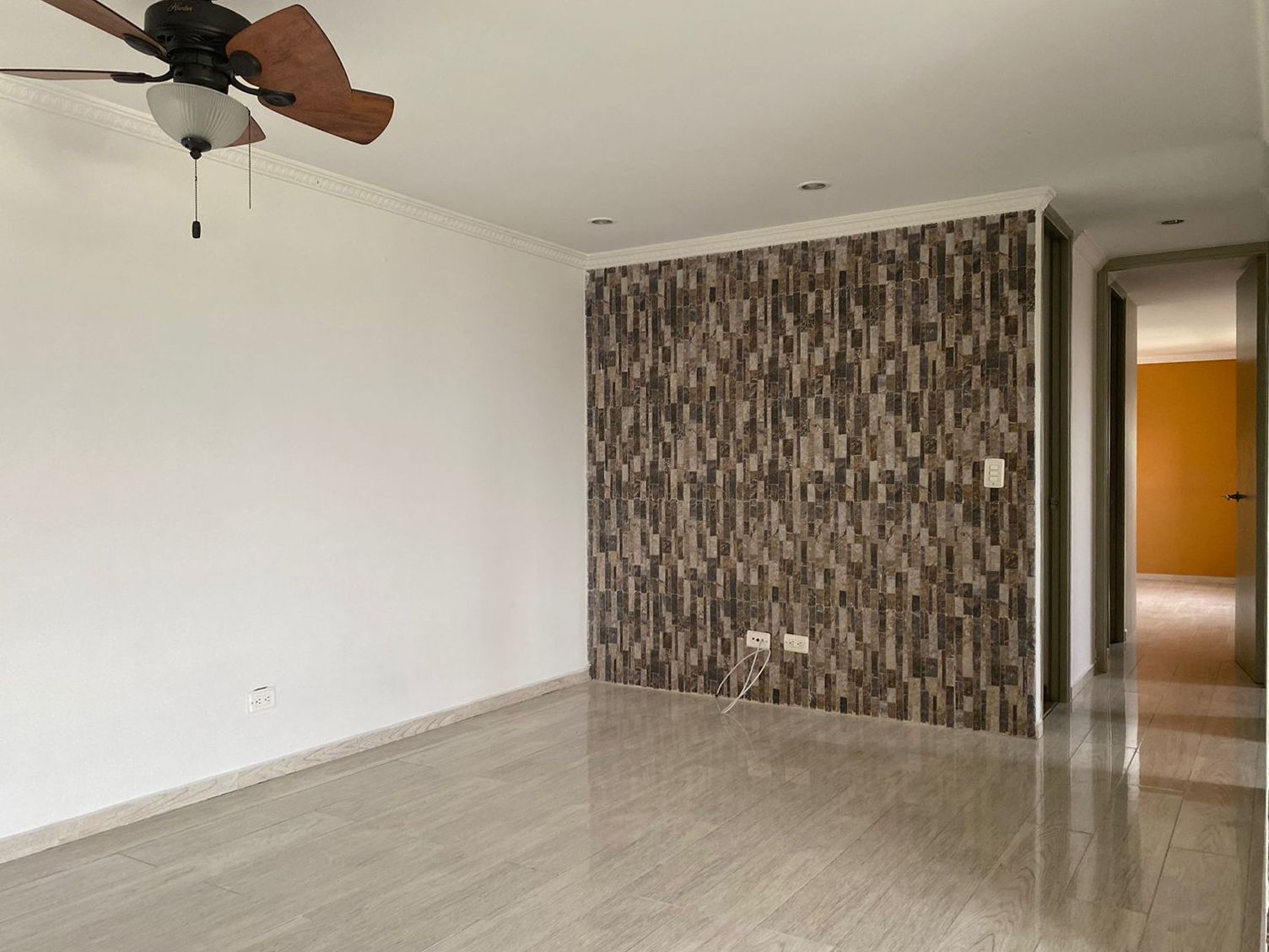 Apartamento en arriendo Antioquia Envigado Loma Del Atravesado 82 m2 Habitaciones 3 Baños 2 Garajes 1 Precio $3000000