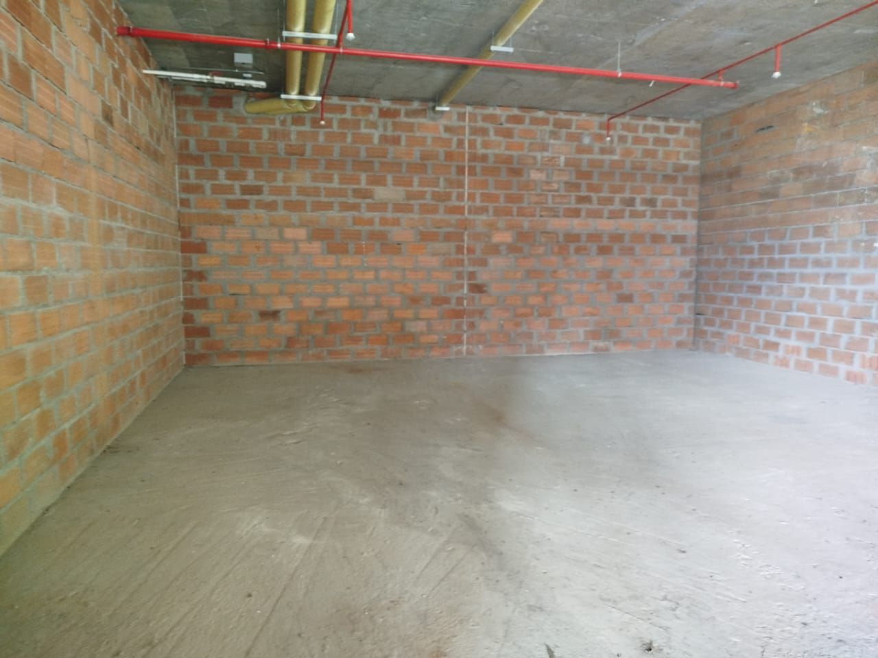 Local en arriendo o venta Antioquia Medellín Altos Del Poblado 81 m2 Habitaciones 0 Baños 0 Garajes 1 Precio venta $1300000000 Precio arriendo $7100000