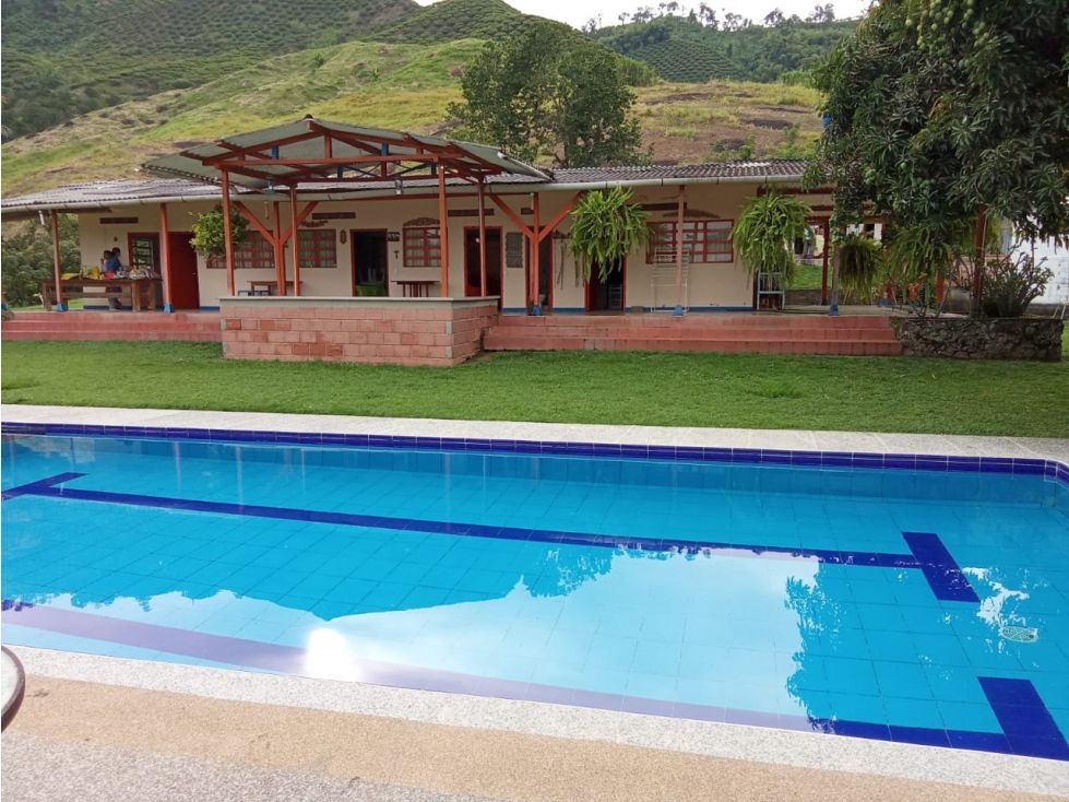 Finca en venta Caldas Palestina Palestina 300 m2 Habitaciones 5 Baños 4 Garajes 0 Precio $1100000000