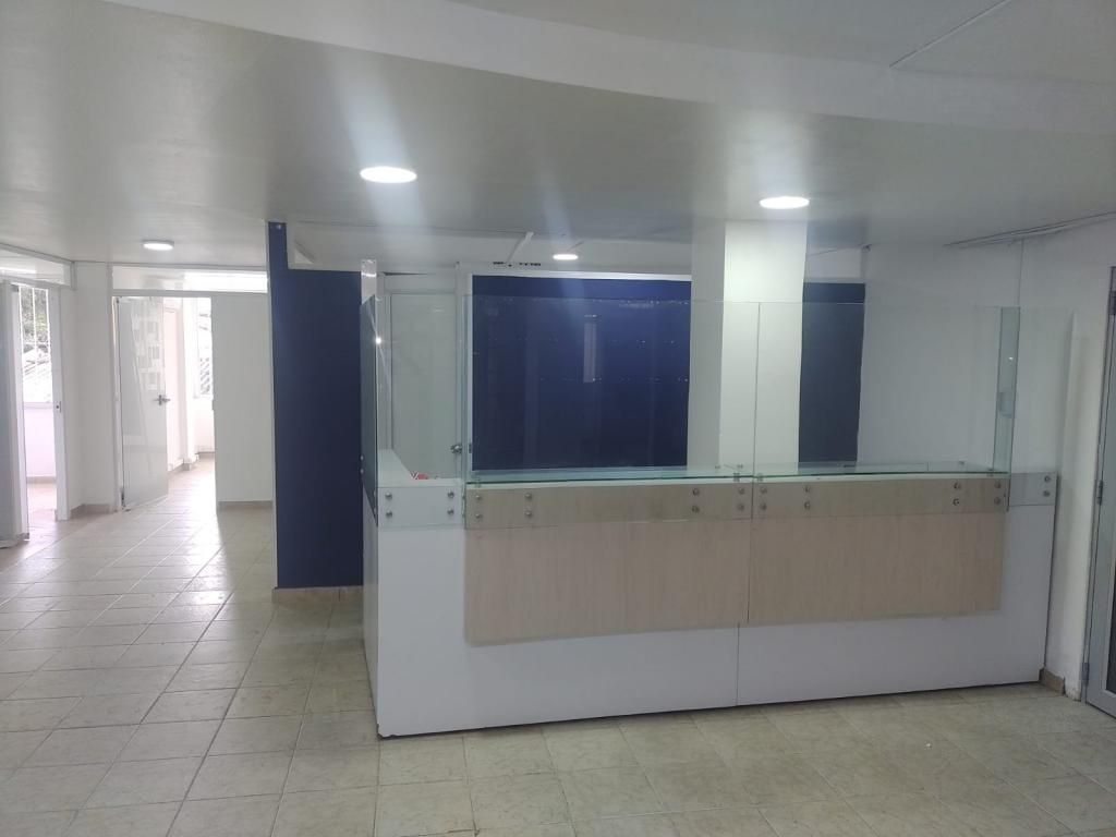 Local en venta Atlántico Barranquilla El Prado 158 m2 Habitaciones 0 Baños 5 Garajes 1 Precio $390000000