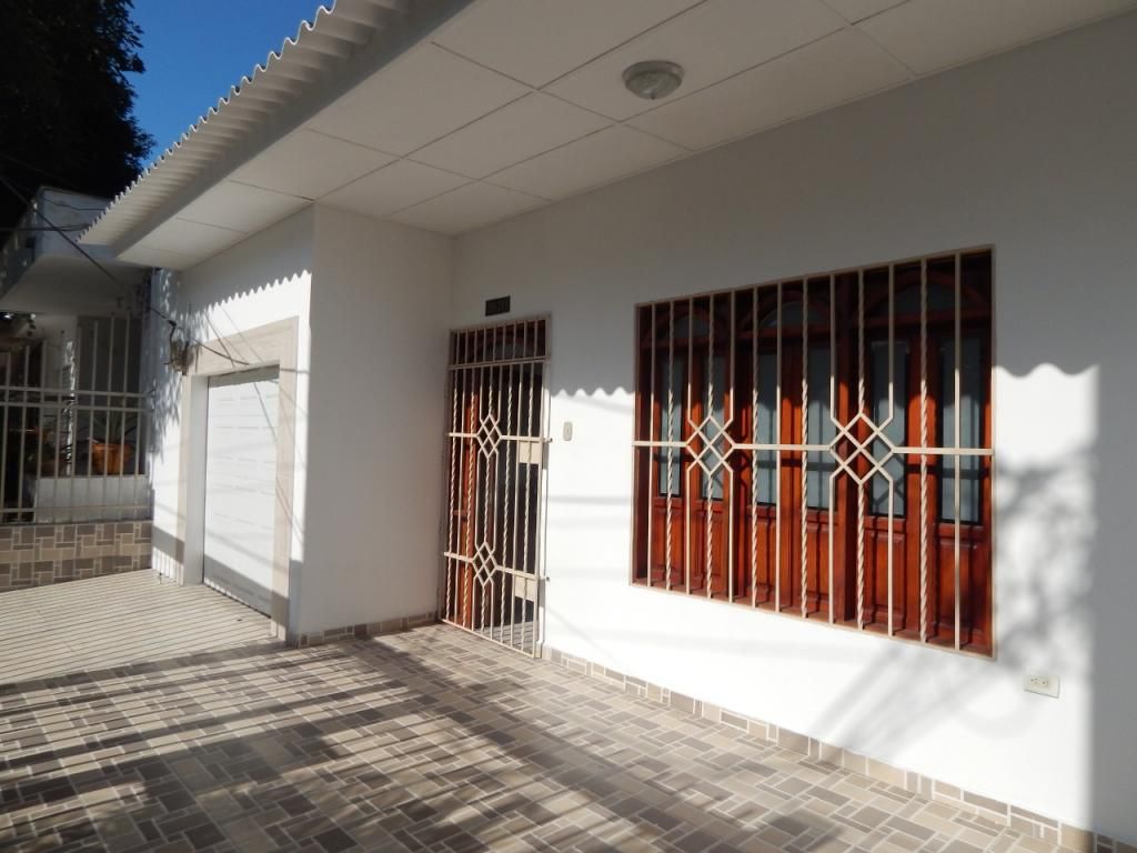 Casa en venta Atlántico Barranquilla Las Delicias 200 m2 Habitaciones 3 Baños 2 Garajes 1 Precio $570000000