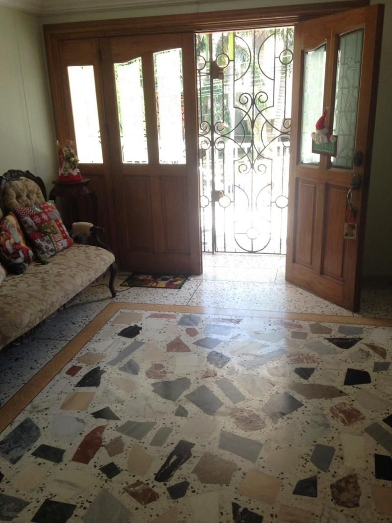 Casa en arriendo Atlántico Barranquilla Los Alpes 496 m2 Habitaciones 5 Baños 5 Garajes 4 Precio $10000000