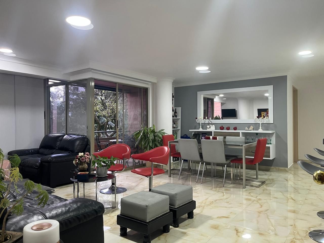 Apartamento en venta Antioquia Medellín Alejandria 144 m2 Habitaciones 3 Baños 3 Garajes 2 Precio $1210000000