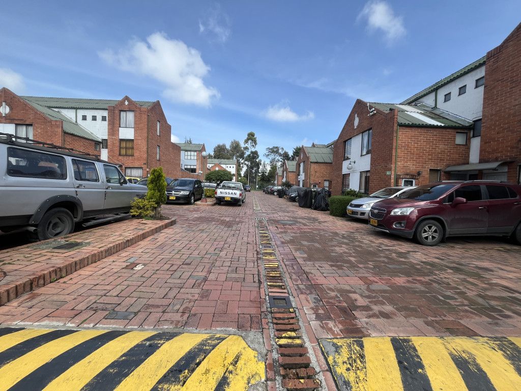 Casa en venta Cundinamarca Bogotá Cr Quintas De Santa Barbara Et Vi-i 89 m2 Habitaciones 3 Baños 2 Garajes 1 Precio $420000000