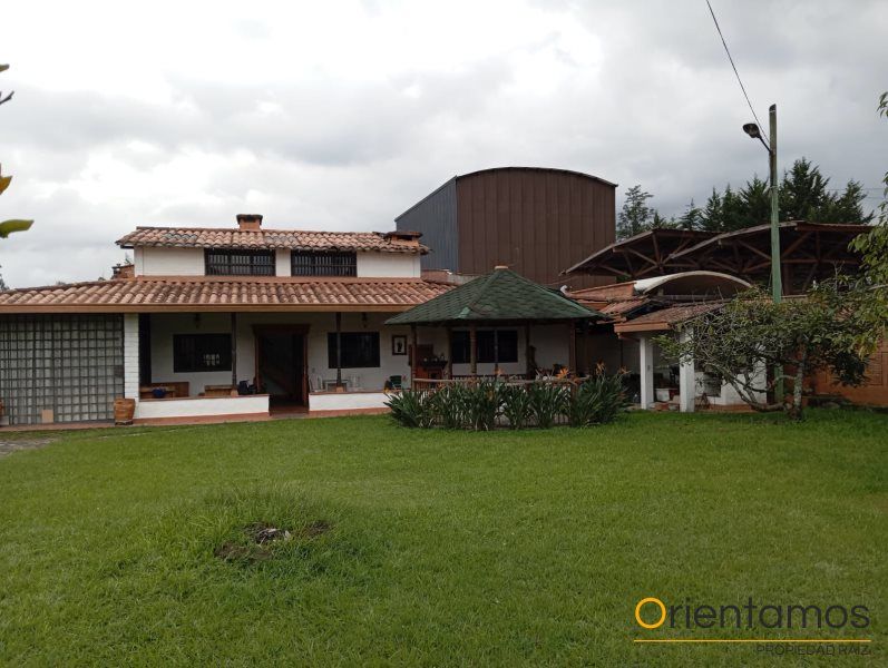 Local en arriendo Antioquia Rionegro San Antonio 280 m2 Habitaciones 0 Baños 4 Garajes 0 Precio $17000000