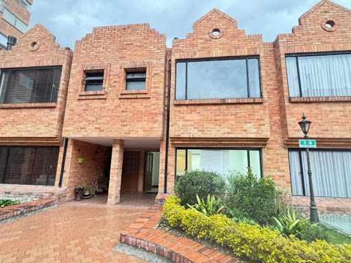 Casa en venta Cundinamarca Bogotá Los Cedritos 170 m2 Habitaciones 3 Baños 3 Garajes 3 Precio $800000000