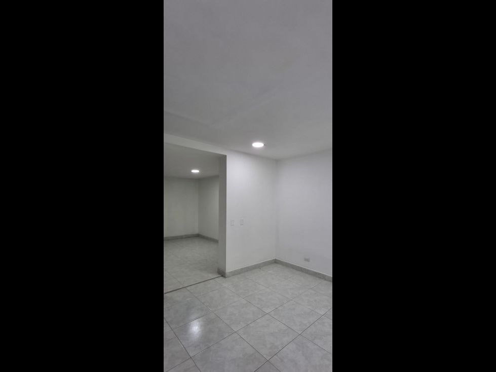 Local en arriendo Antioquia Medellín Florida Nueva 90 m2 Habitaciones 0 Baños 2 Garajes 0 Precio $4800000