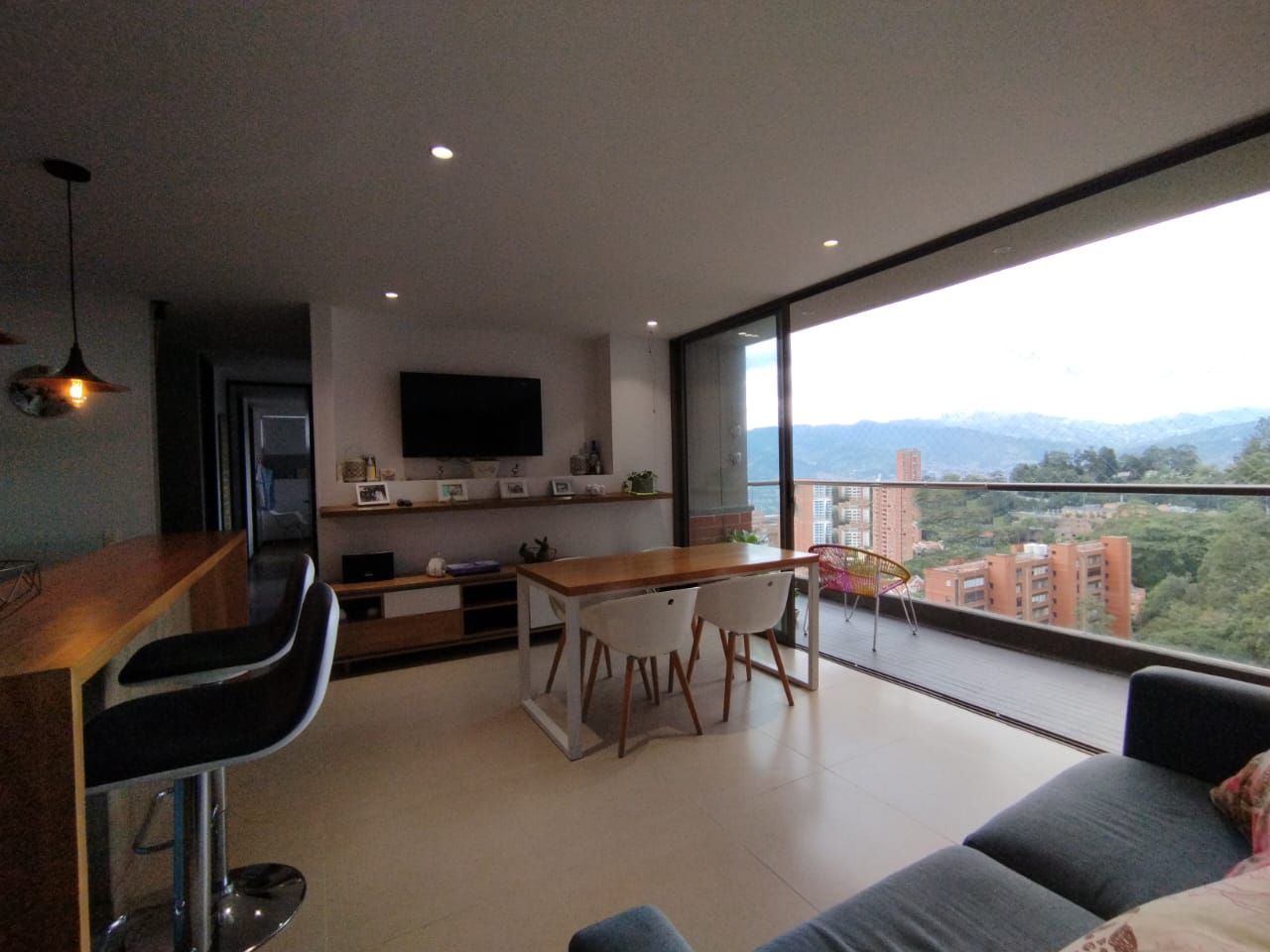 Apartamento en venta Antioquia Medellín Altos Del Poblado 87 m2 Habitaciones 3 Baños 2 Garajes 2 Precio $789000000